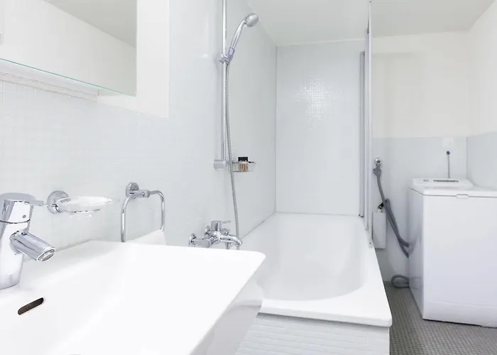 Swiss Star - Contactless Self Check-in