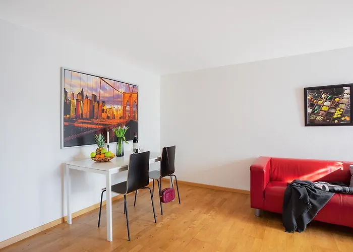 Swiss Star - Contactless Self Check-in * Zürih