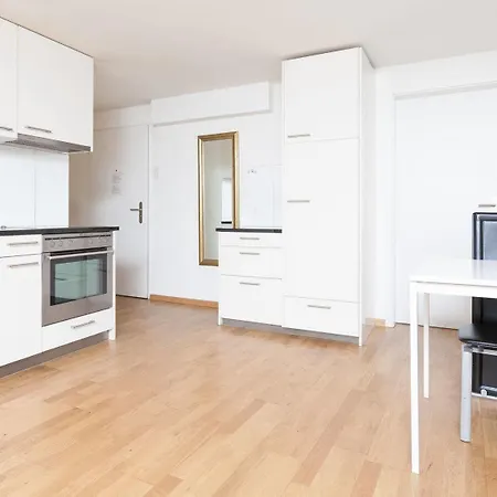 Swiss Star - Contactless Self Check-in Апартаменты *