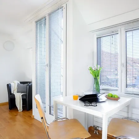 Swiss Star - Contactless Self Check-in Zurich