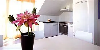 Swiss Star - Contactless Self Check-in Апартаменти *